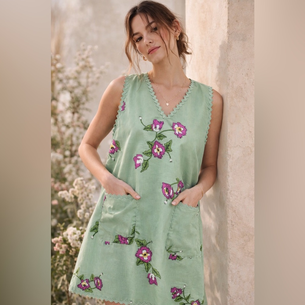 #34 CLOSEOUT Firm 💕Boho V-Neck Floral Dress